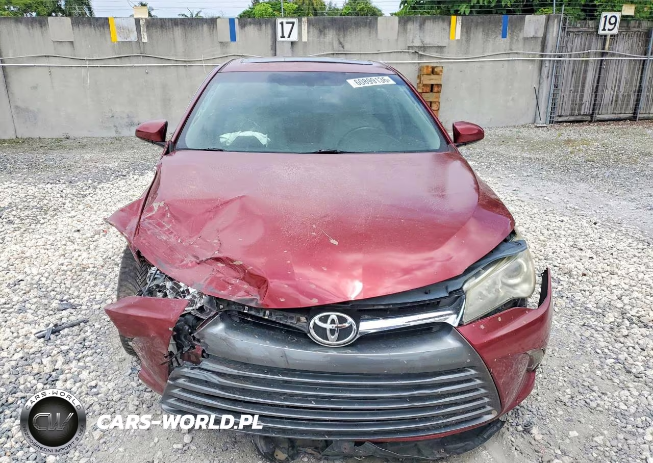 2017 Toyota Camry Xle VIN:4T1BF1FK9HU684746 - 5