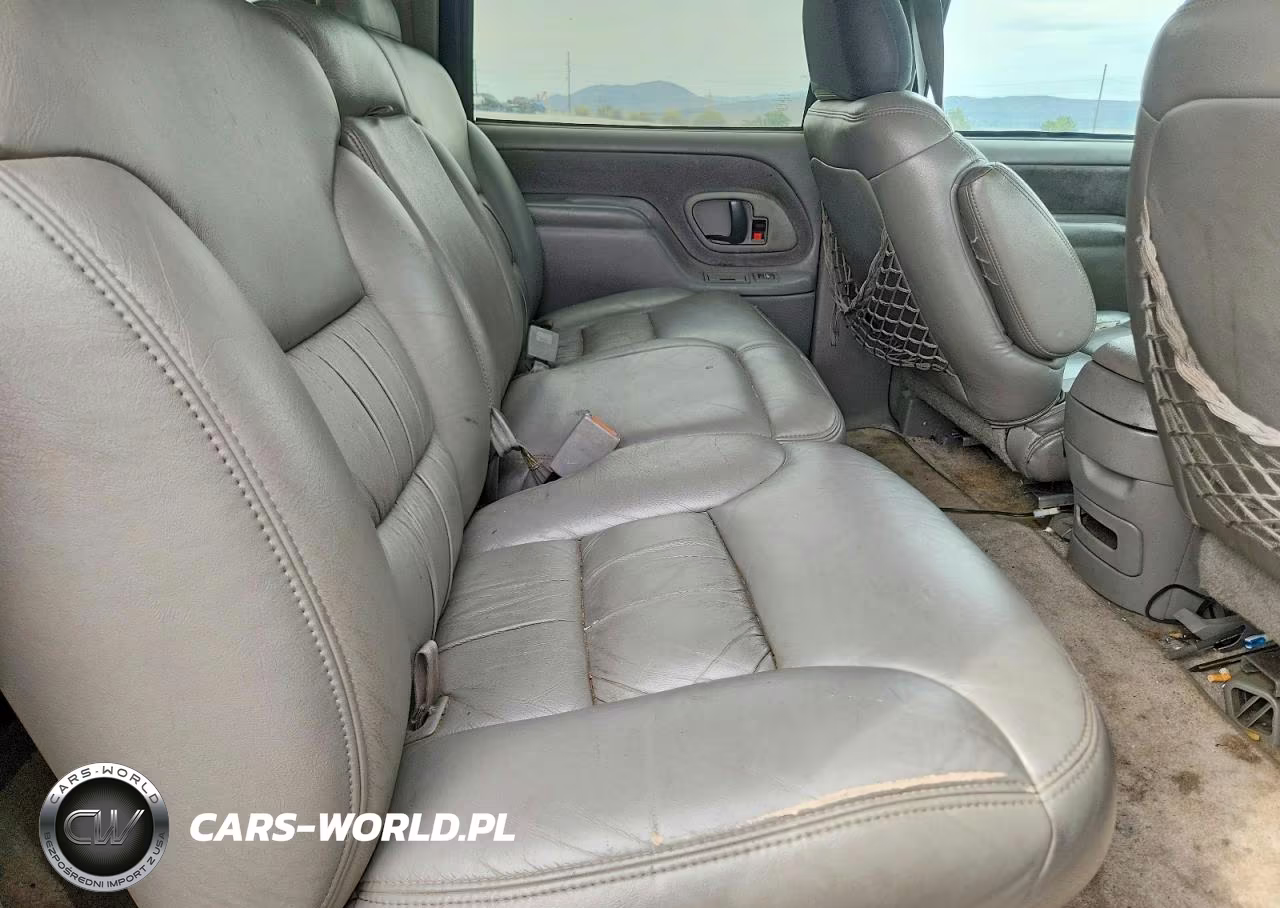 1999 Chevrolet Suburban K1500 VIN:3GNFK16R8XG222878 - 11