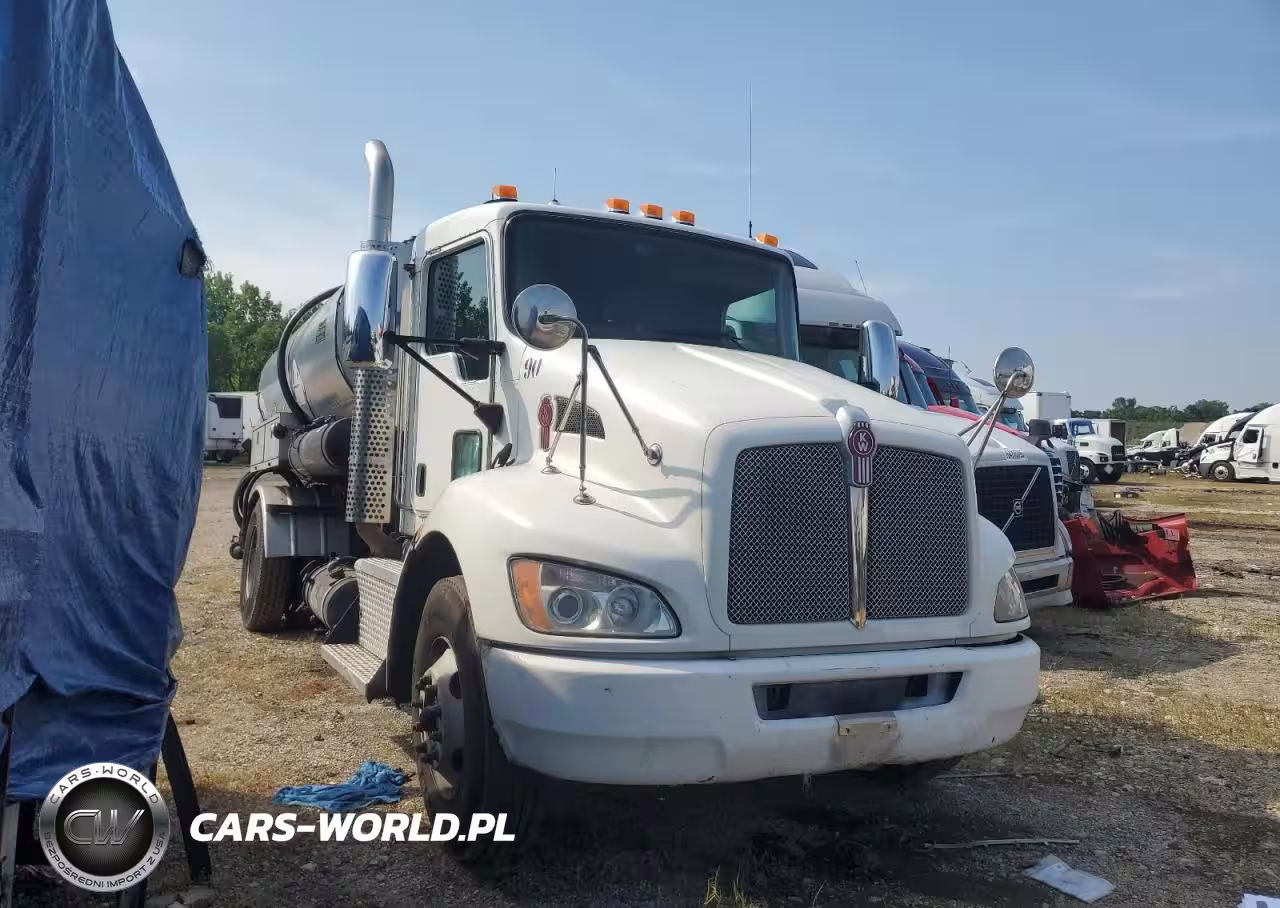 2017 Kenworth T370 Oil Distributor Truck