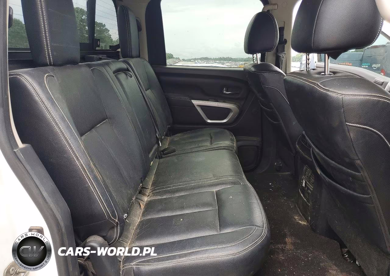 2018 Nissan Titan Pro-4X VIN:1N6AA1E51JN525467 - 10