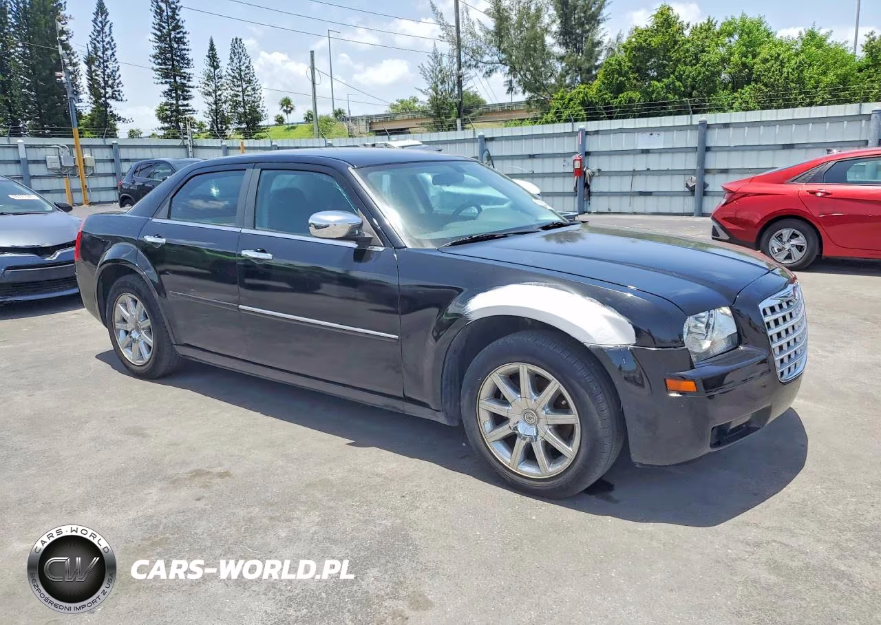 2010 Chrysler 300 Touring VIN:2C3CA5CVXAH185299 - 4