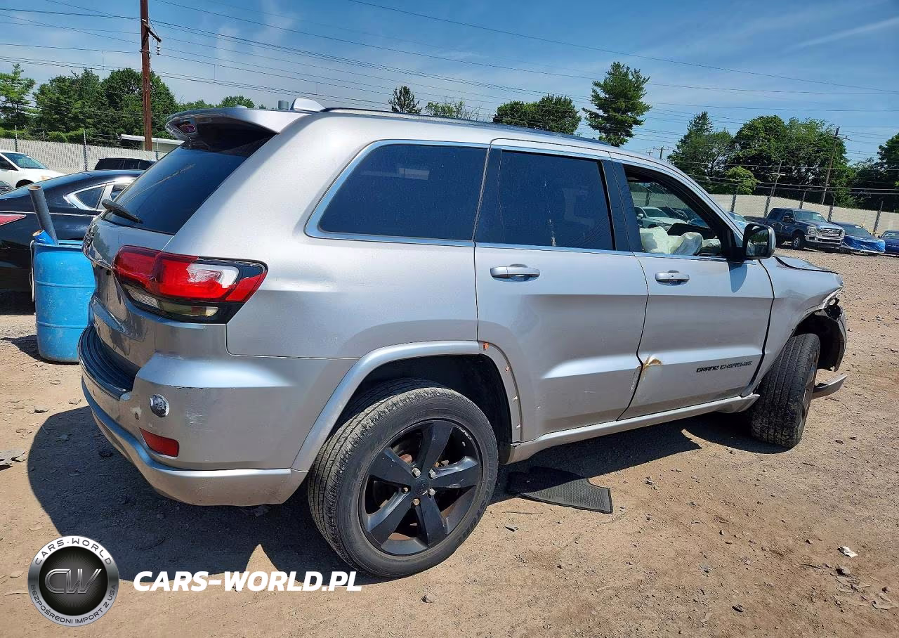 2015 Jeep Grand Cherokee Laredo VIN:1C4RJFAG1FC206115 - 3