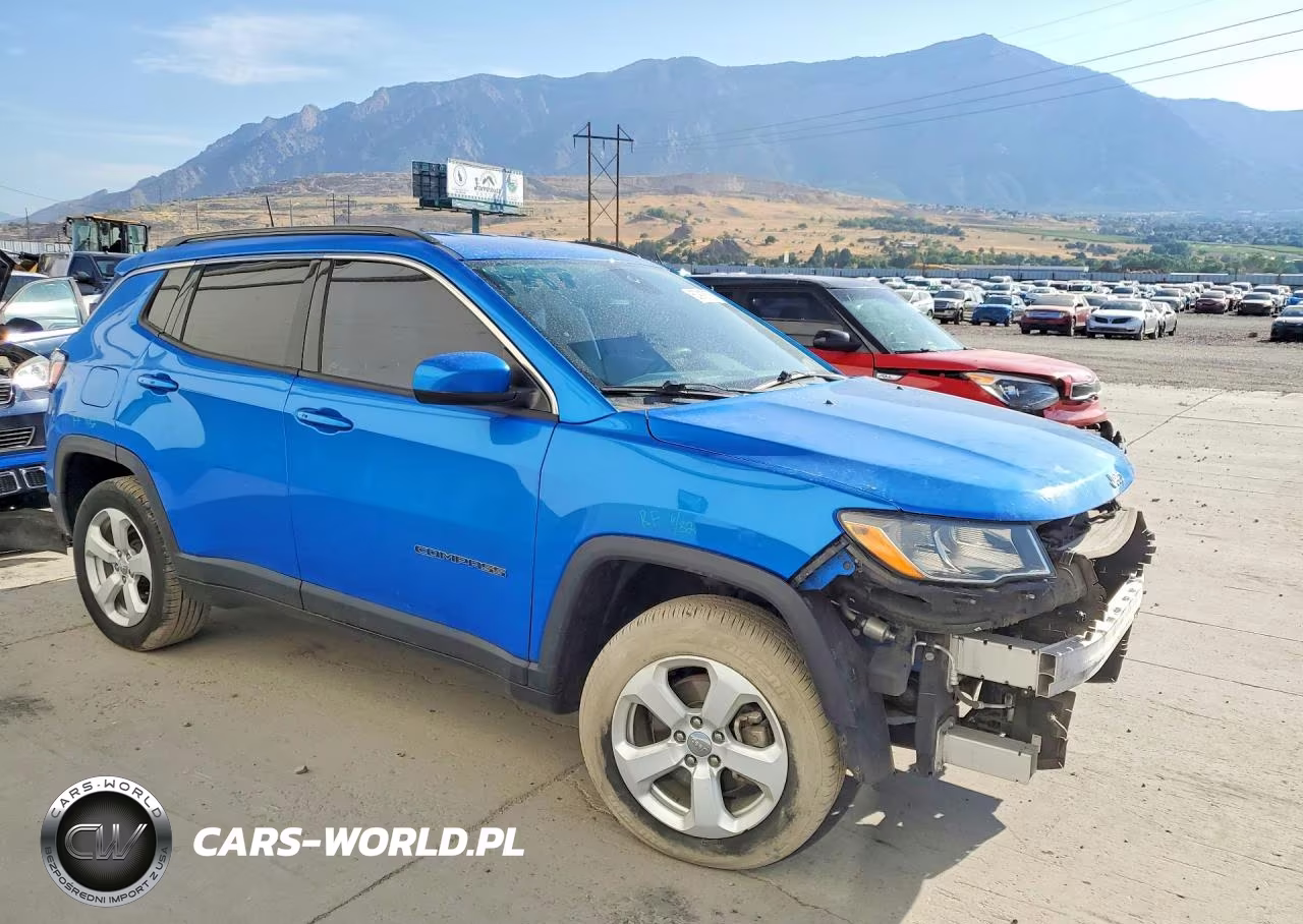 2019 Jeep Compass Latitude VIN:3C4NJDBB7KT781419 - 4
