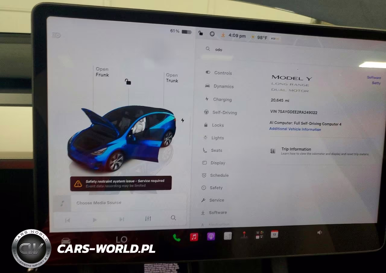 2024 Tesla Model Y VIN:7SAYGDEE2RA249022 - 9