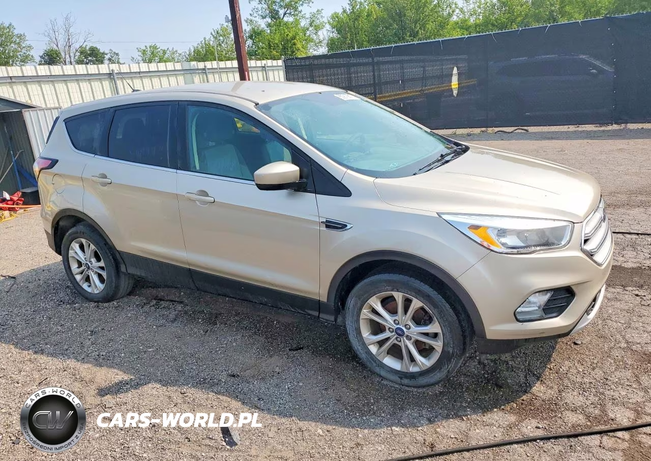 2017 Ford Escape Se VIN:1FMCU0GD7HUE06674 - 4