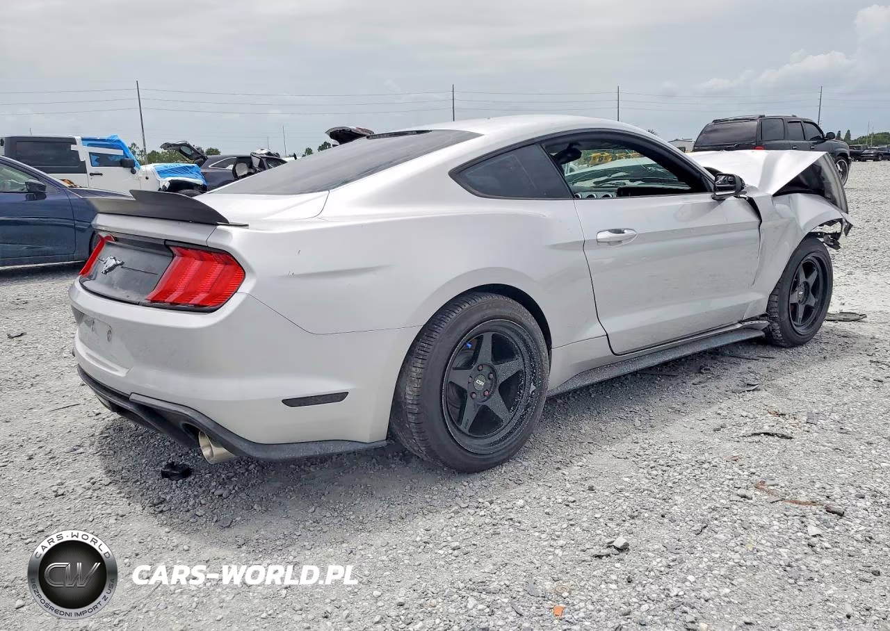 2018 Ford Mustang VIN:1FA6P8TH7J5180822 - 3