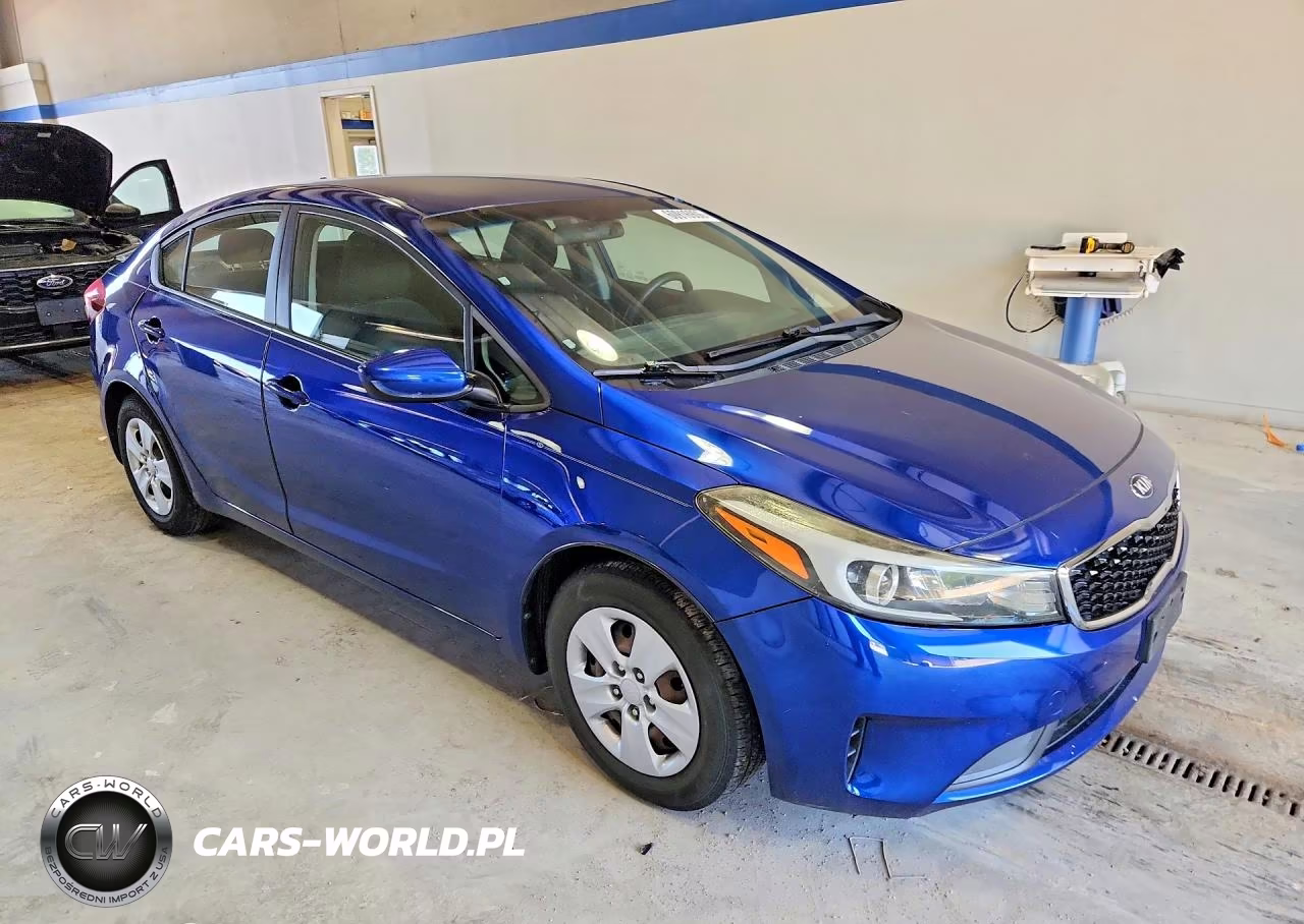 2018 Kia Forte Lx VIN:3KPFK4A71JE190228 - 4