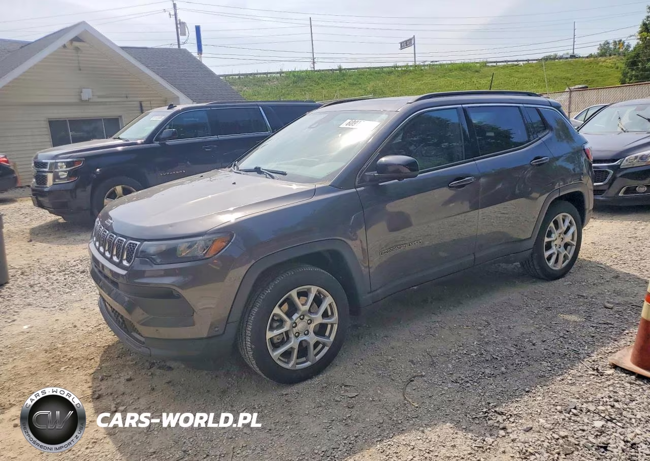 2023 Jeep Compass Latitude Lux VIN:3C4NJDFN1PT535994 - 1