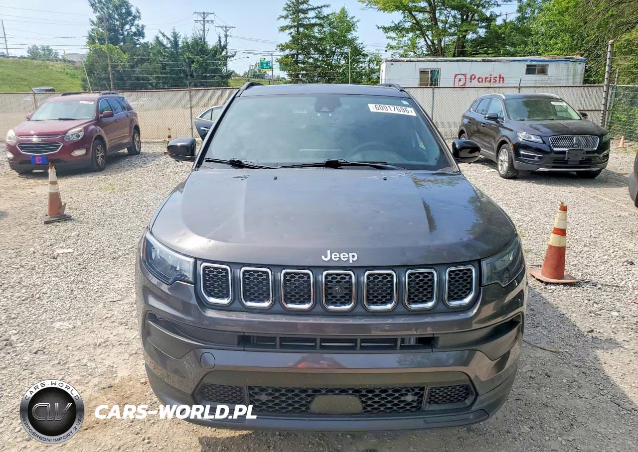 2023 Jeep Compass Latitude Lux VIN:3C4NJDFN1PT535994 - 5