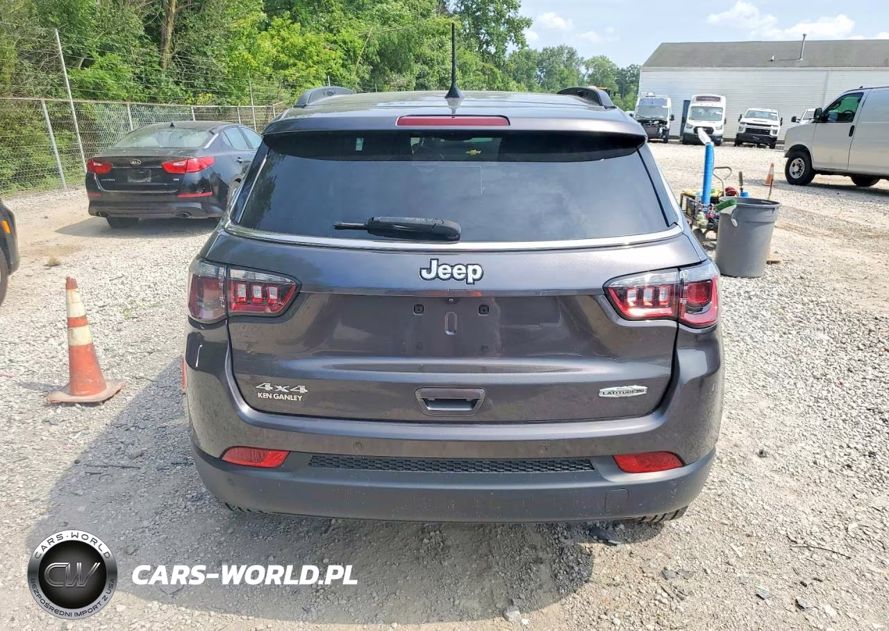 2023 Jeep Compass Latitude Lux VIN:3C4NJDFN1PT535994 - 6