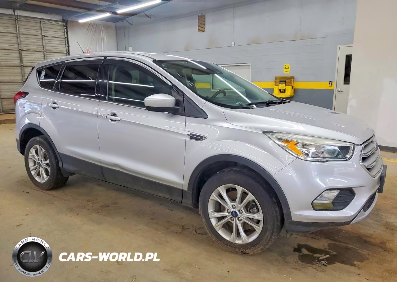 2019 Ford Escape Se VIN:1FMCU9GD9KUA36680 - 4