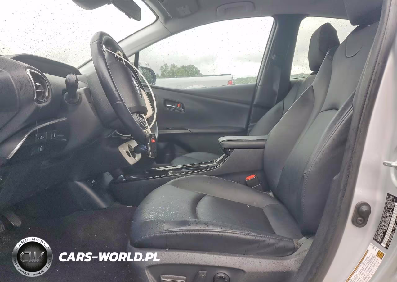 2018 Toyota Prius Prime VIN:JTDKARFP7J3087264 - 7