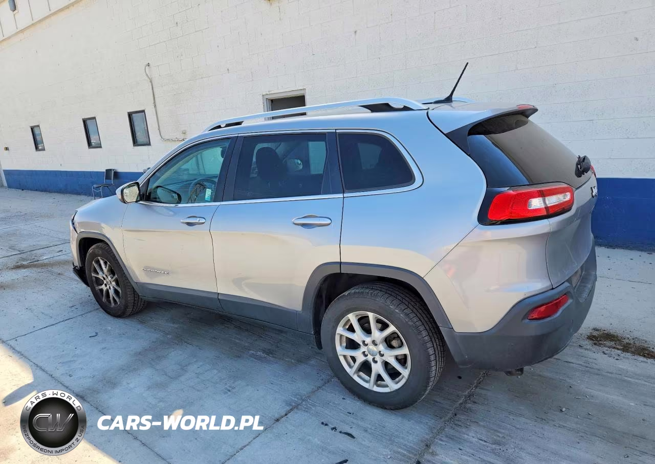 2015 Jeep Cherokee Latitude VIN:1C4PJLCB2FW670441 - 2
