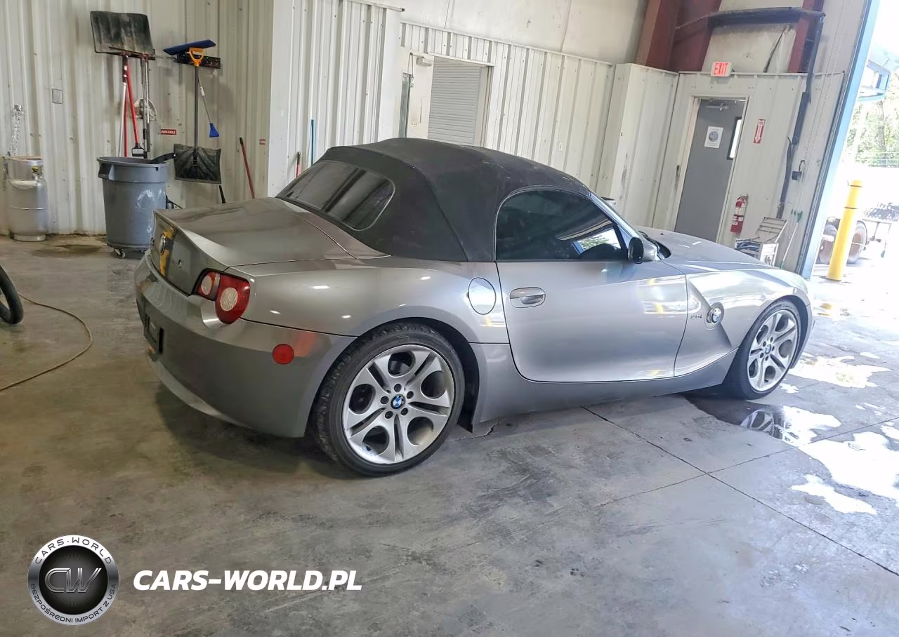 2005 BMW Z4 3.0 VIN:4USBT53545LT28509 - 3