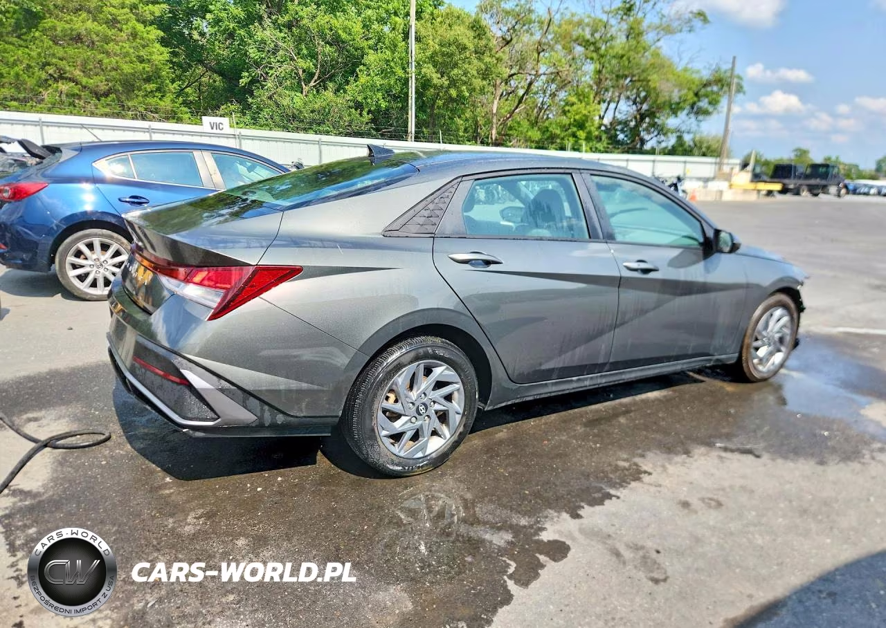 2024 Hyundai Elantra Sel VIN:KMHLM4DGXRU746909 - 3