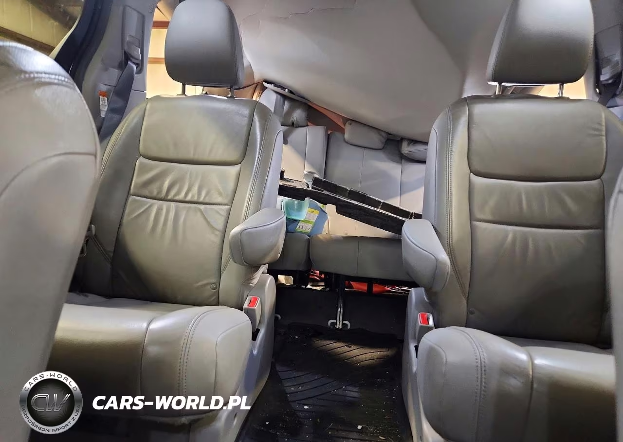 2018 Toyota Sienna Xle 7-Passenger VIN:5TDDZ3DC1JS194968 - 10