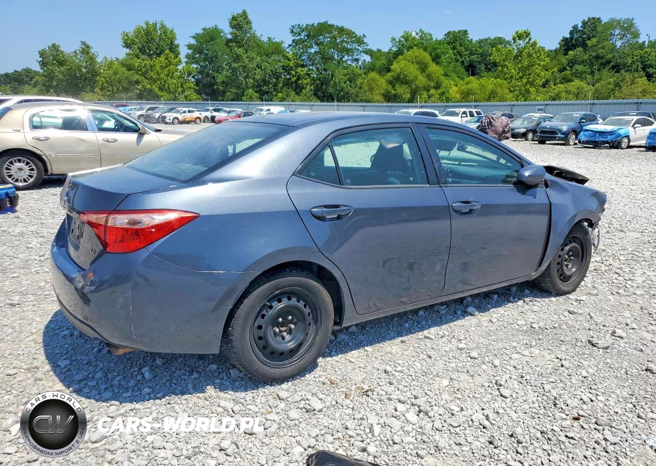 2018 Toyota Corolla Le VIN:2T1BURHE1JC974983 - 3