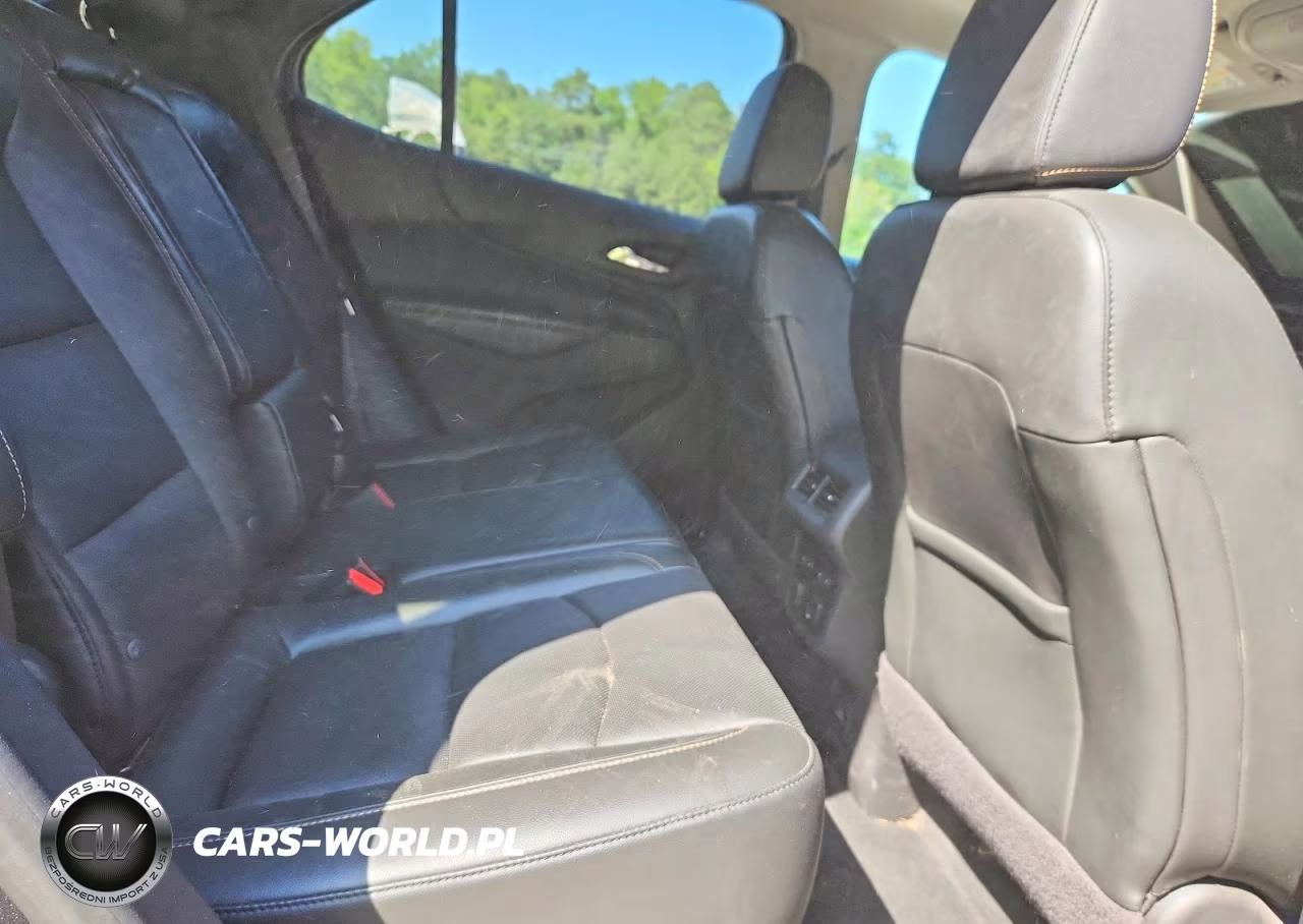 2018 Chevrolet Equinox Premier VIN:2GNAXVEV8J6101093 - 11