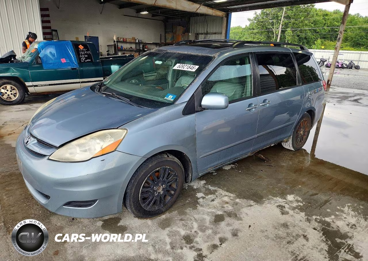 2010 Toyota Sienna Xle – zdjęcie 1 z 13