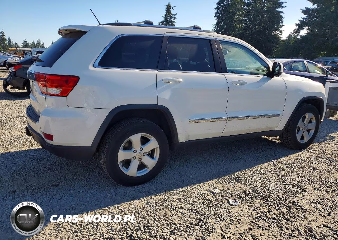 2012 Jeep Grand Cherokee Laredo VIN:1C4RJFAG9CC264615 - 3