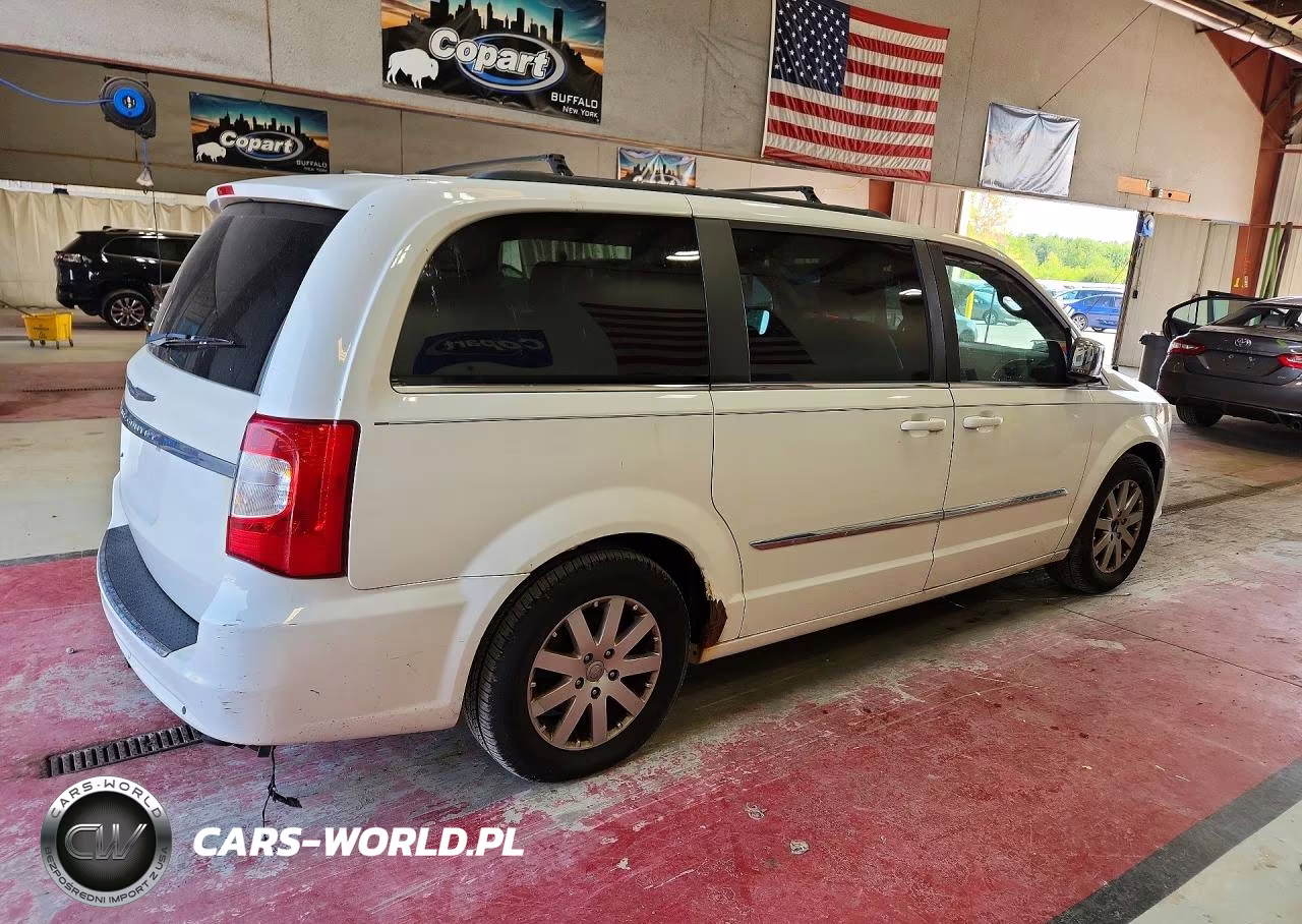 2011 Chrysler Town & Country Touring L VIN:2A4RR8DG1BR759679 - 3