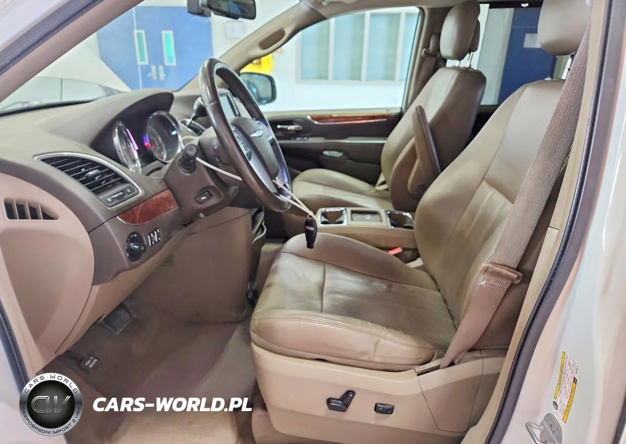 2011 Chrysler Town & Country Touring L VIN:2A4RR8DG1BR759679 - 7