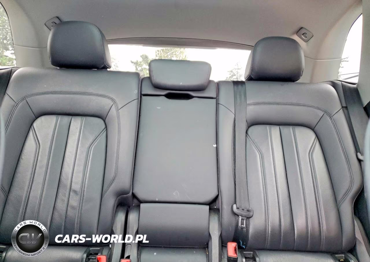 2018 Audi Q5 Premium Plus VIN:WA1BNAFY7J2028892 - 10