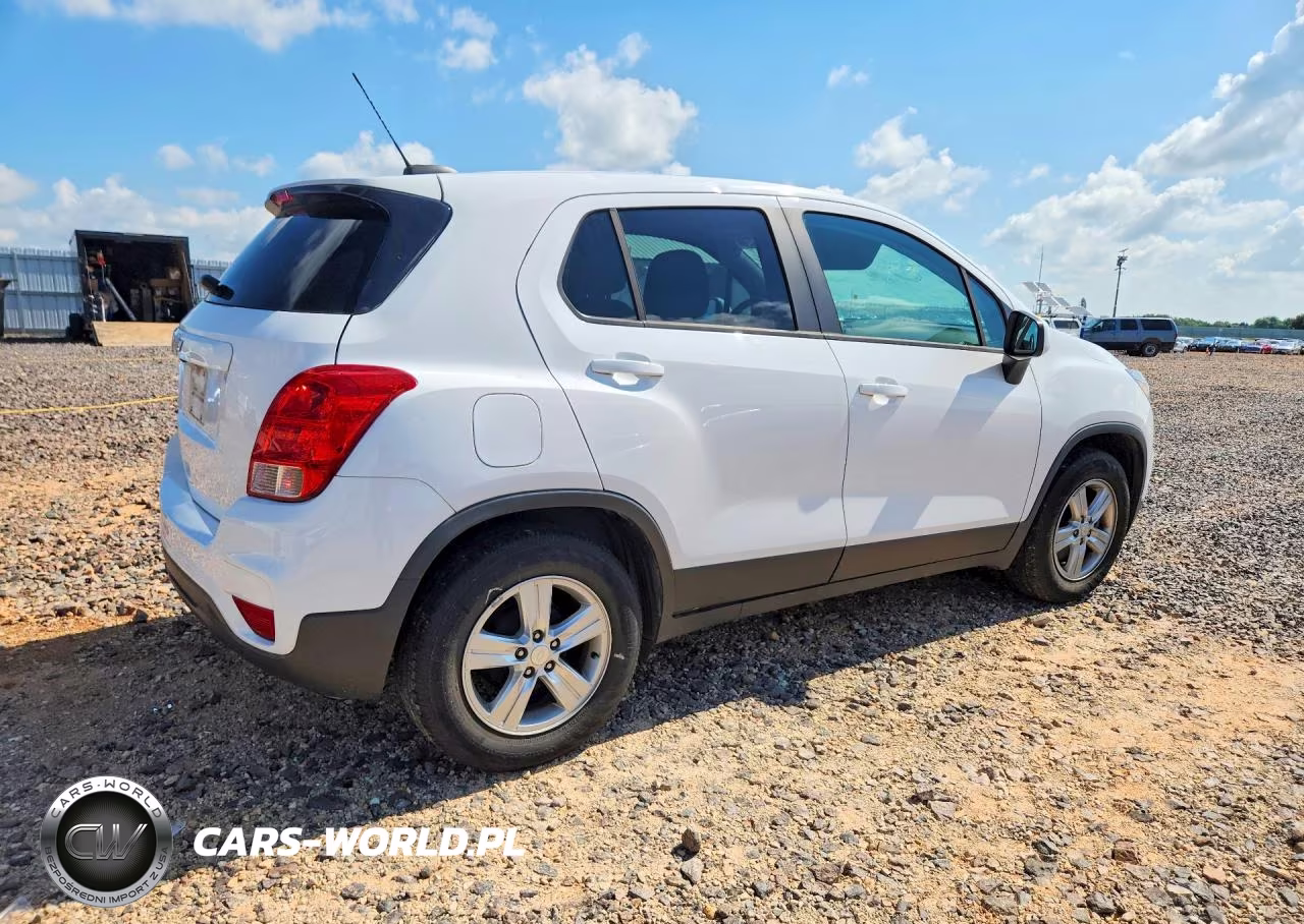 2020 Chevrolet Trax Ls VIN:3GNCJKSB7LL121157 - 3