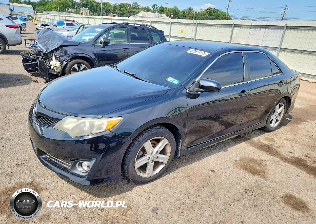 2014 Toyota Camry Se – zdjęcie 1 z 12