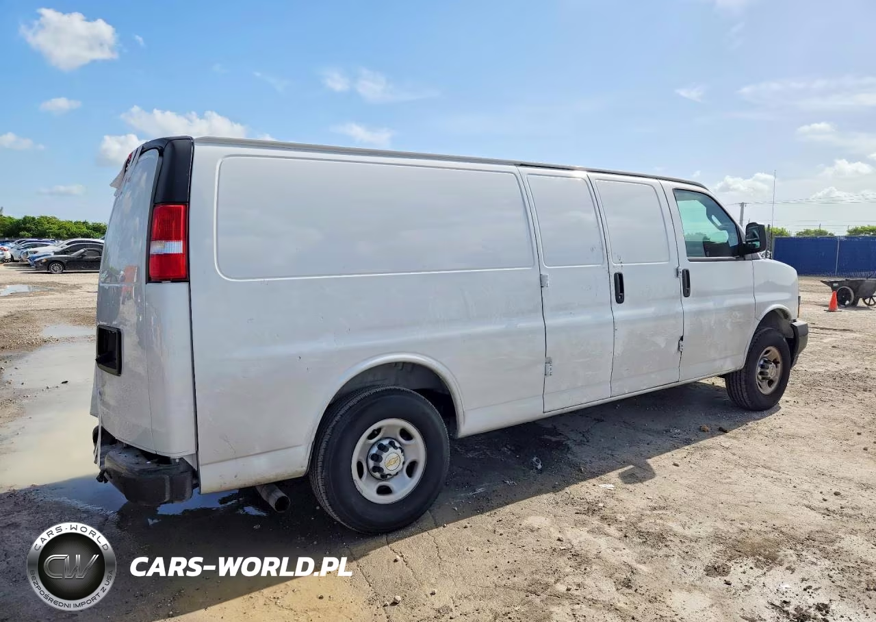 2025 Chevrolet Express G2500 VIN:1GCWGBFP1S1269899 - 3