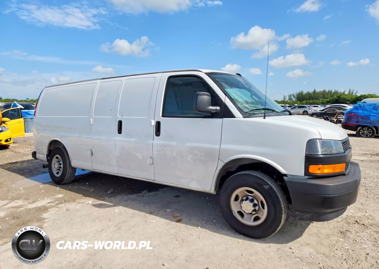2025 Chevrolet Express G2500 VIN:1GCWGBFP1S1269899 - 4