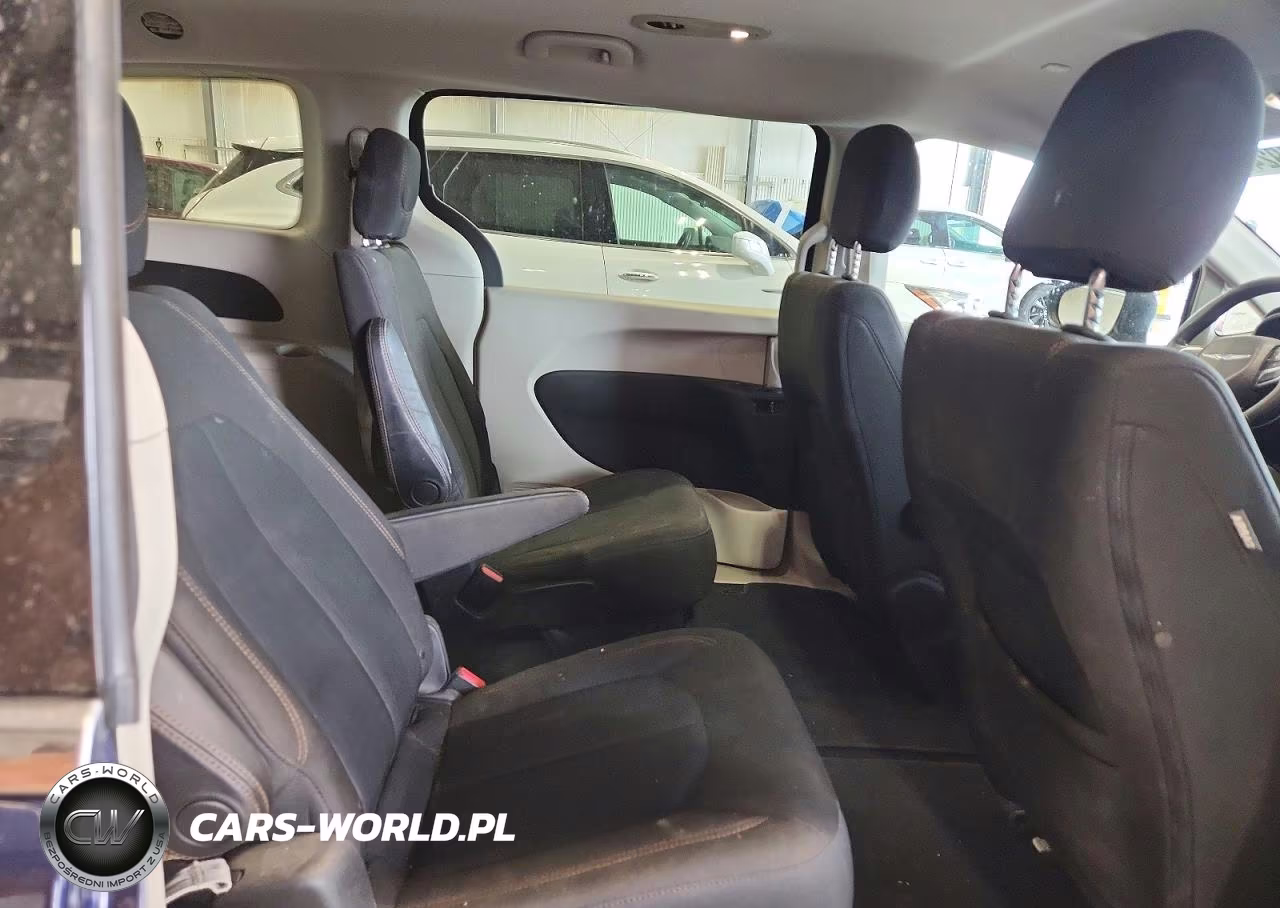 2018 Chrysler Pacifica Lx VIN:2C4RC1CG4JR148575 - 11