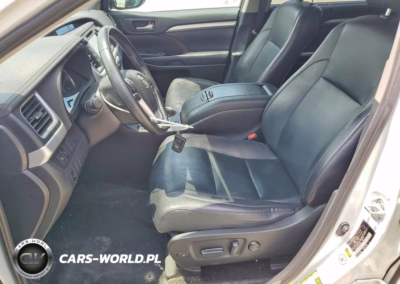 2019 Toyota Highlander Xle VIN:5TDJZRFH9KS567951 - 7