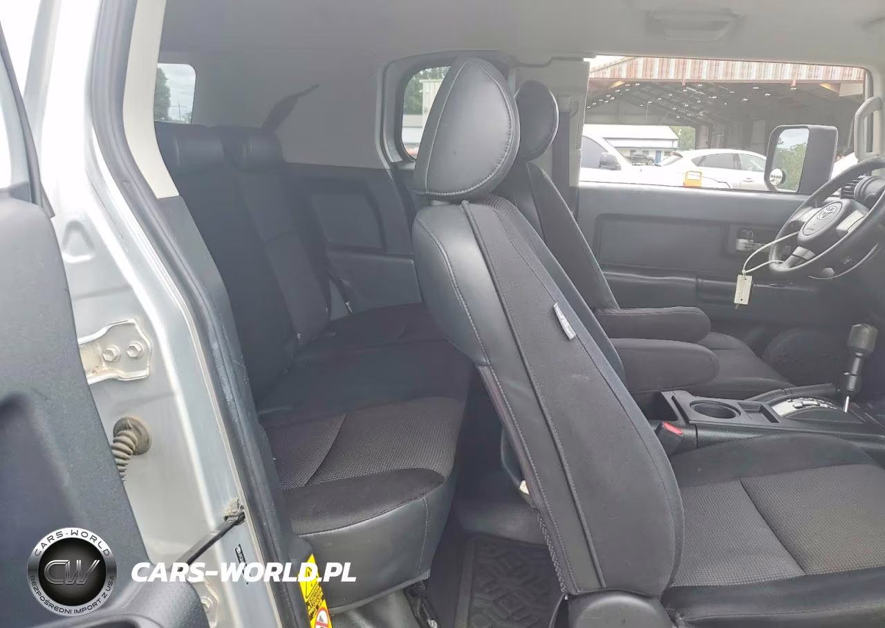 2008 Toyota Fj Cruiser Base VIN:JTEZU11F38K002860 - 10