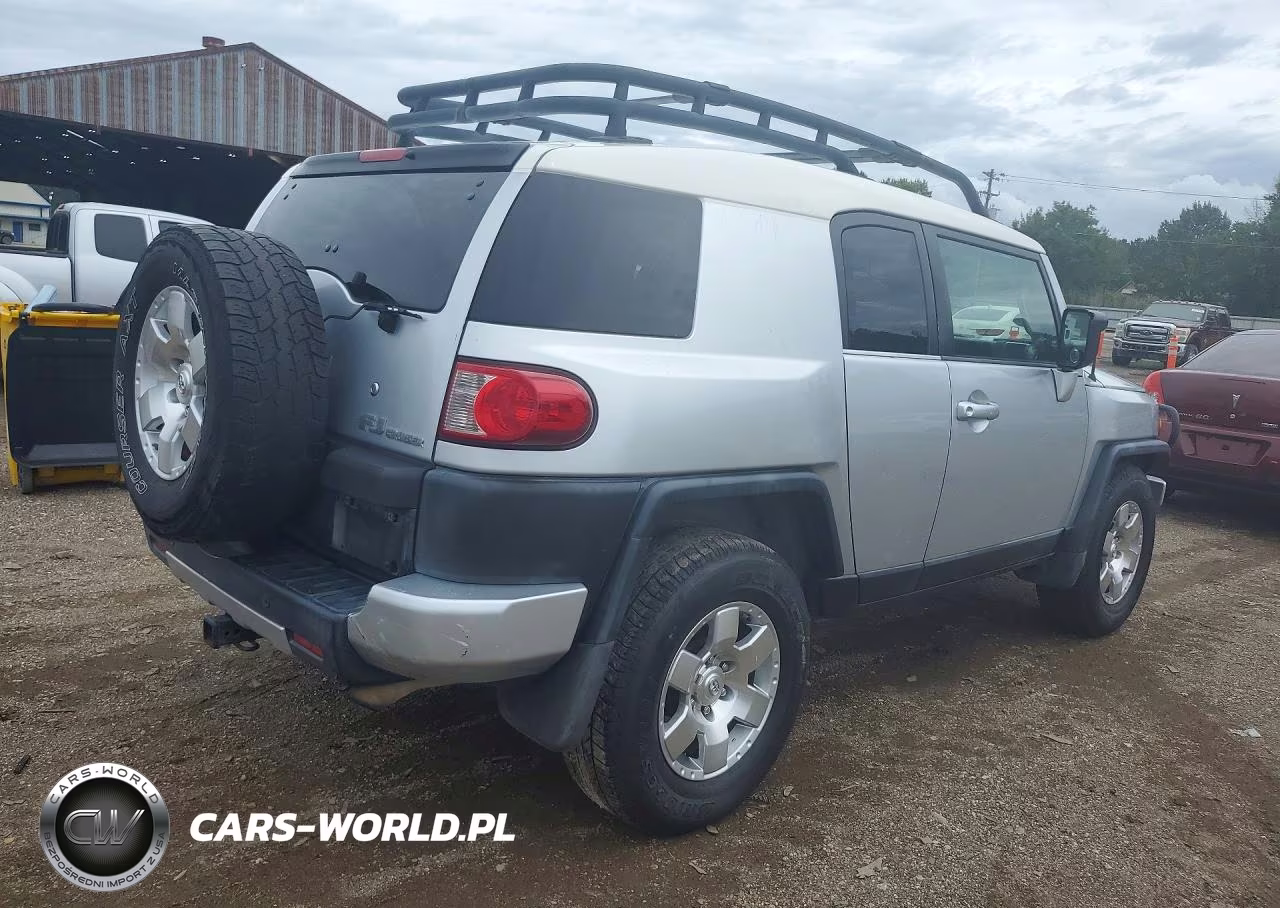 2008 Toyota Fj Cruiser Base VIN:JTEZU11F38K002860 - 3