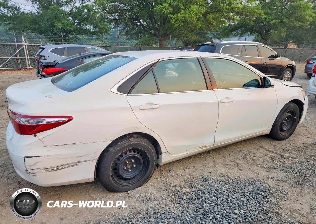 2015 Toyota Camry Le VIN:4T1BF1FKXFU494306 - 3