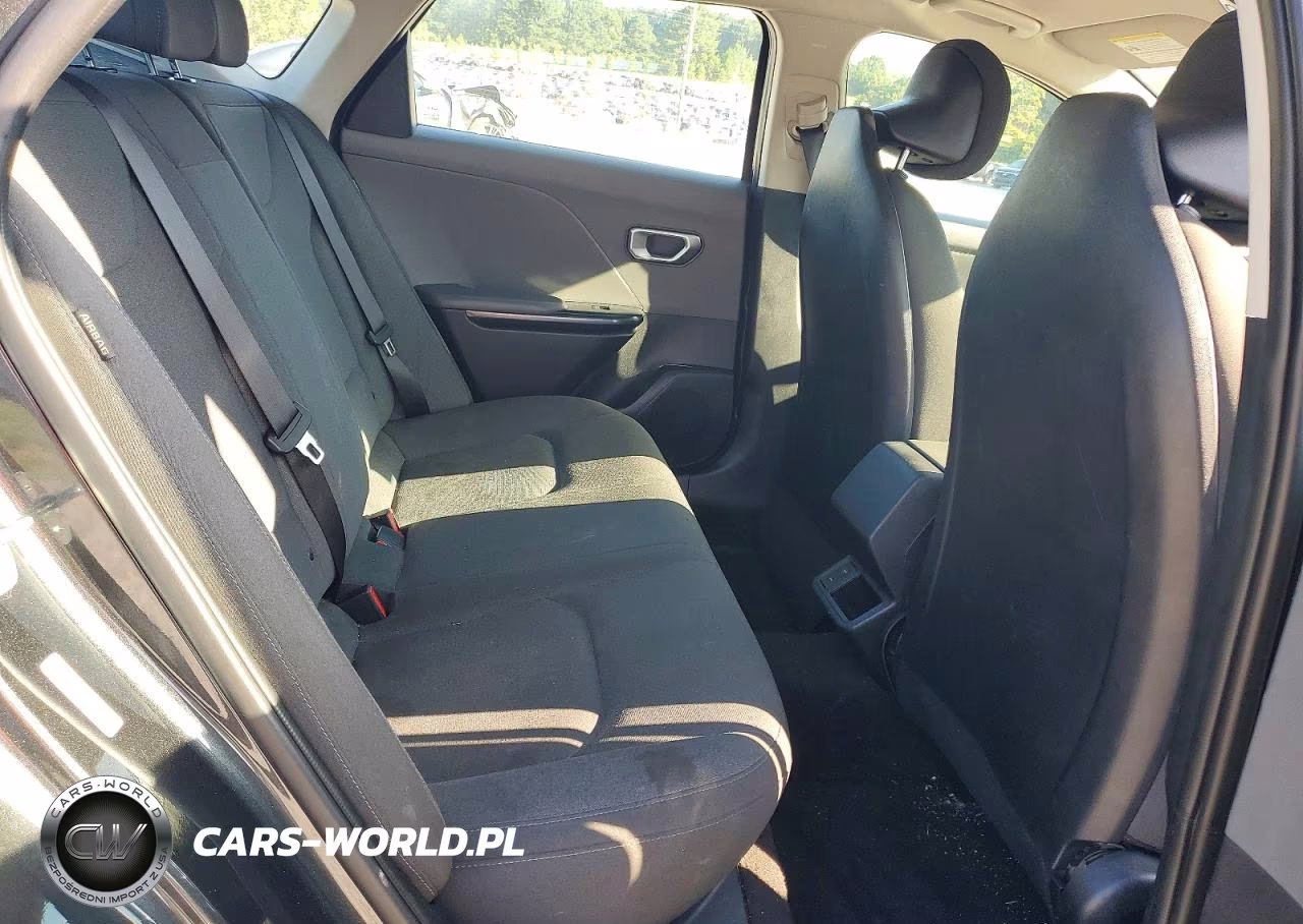 2025 Kia K4 Lxs VIN:3KPFT4DE7SE015104 - 10