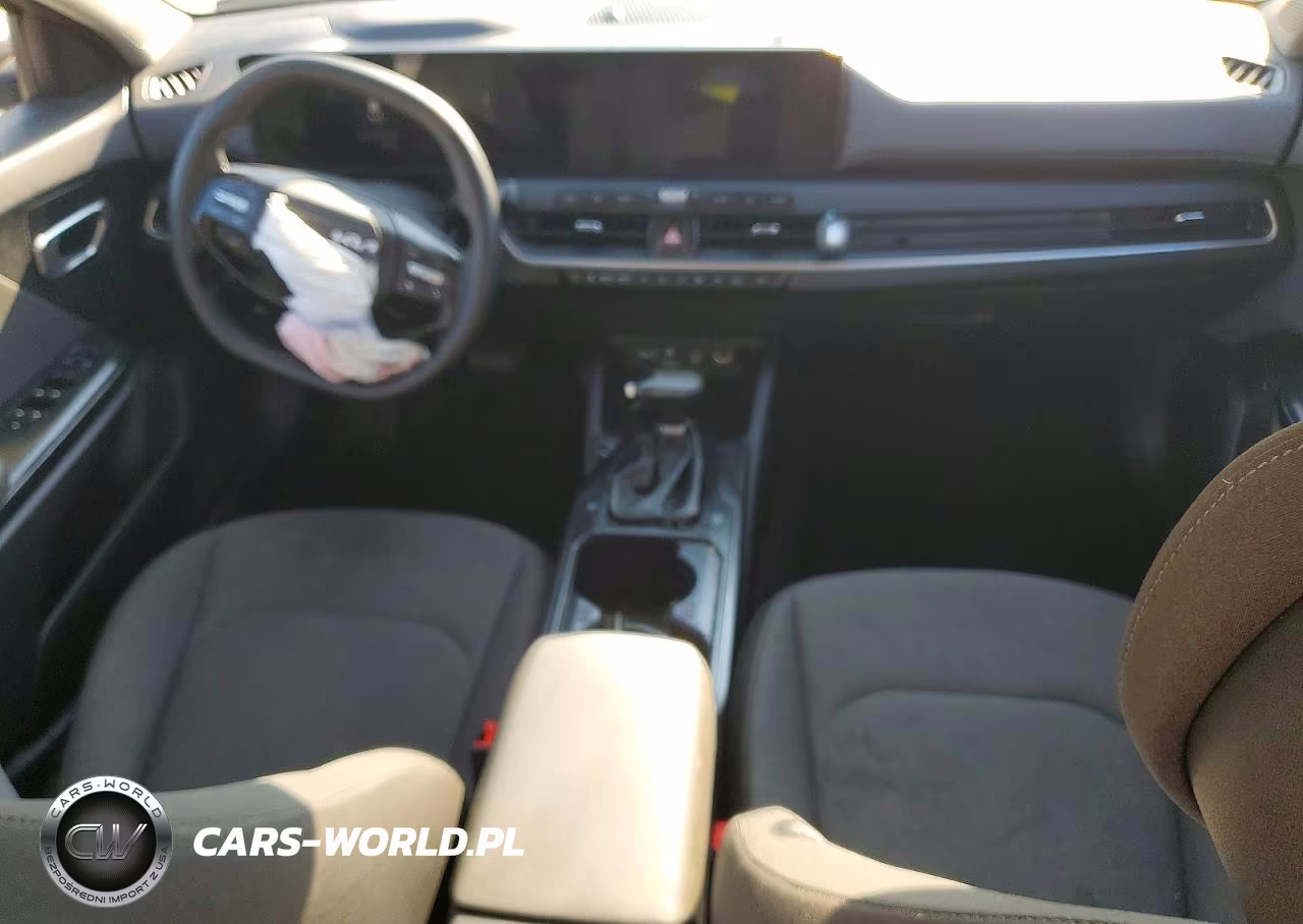2025 Kia K4 Lxs VIN:3KPFT4DE7SE015104 - 8