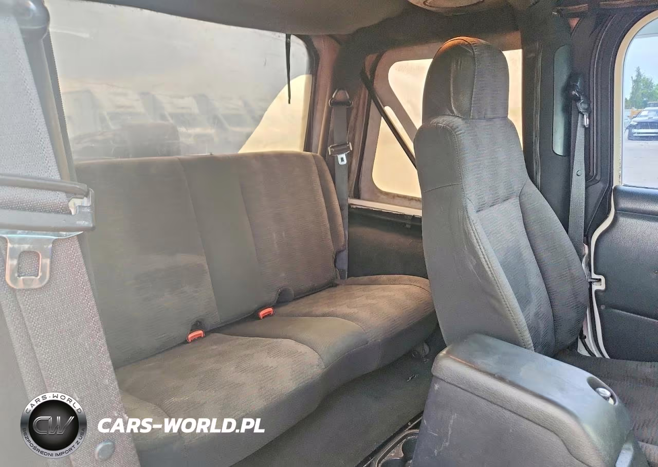 2005 Jeep Wrangler X VIN:1J4FA39S35P337557 - 11