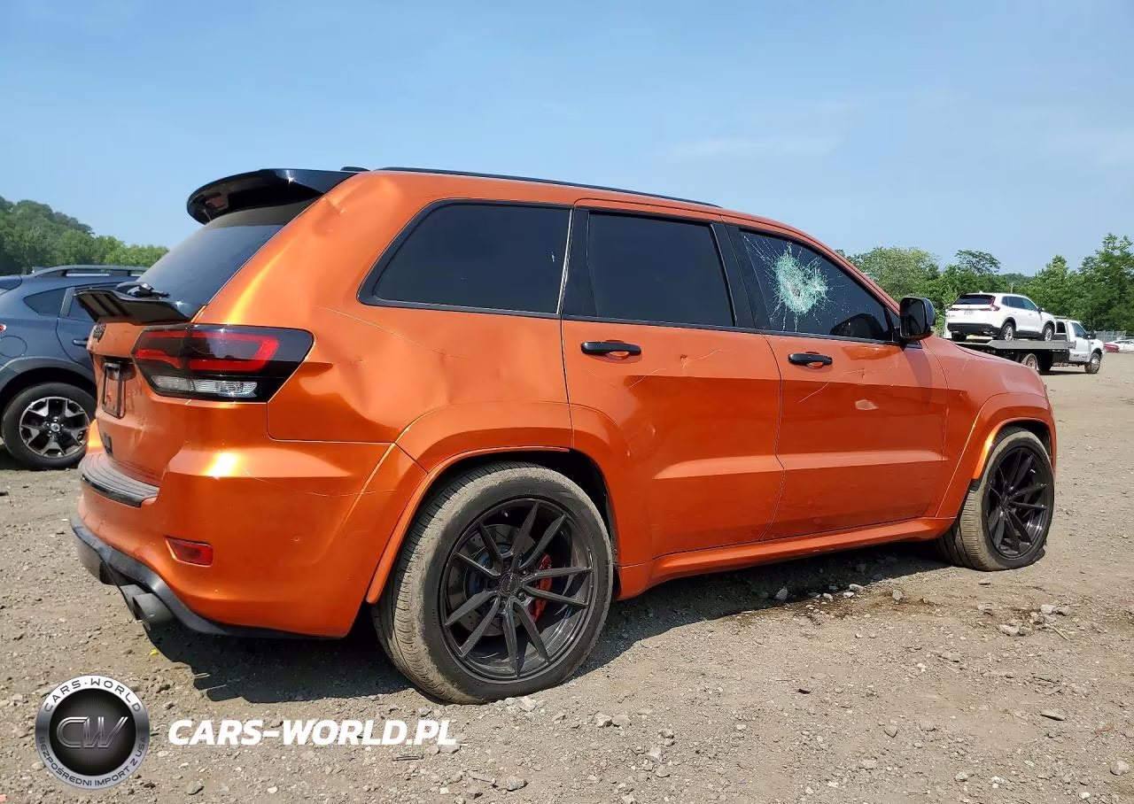 2015 Jeep Grand Cherokee Srt-8 VIN:1C4RJFDJ9FC634182 - 3
