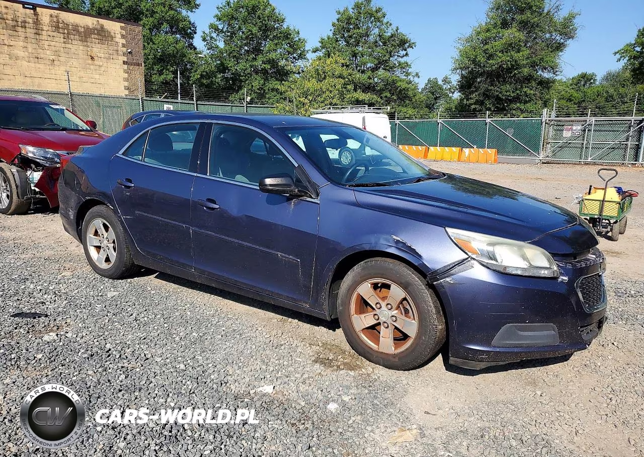2015 Chevrolet Malibu Ls VIN:1G11B5SL8FF127905 - 4