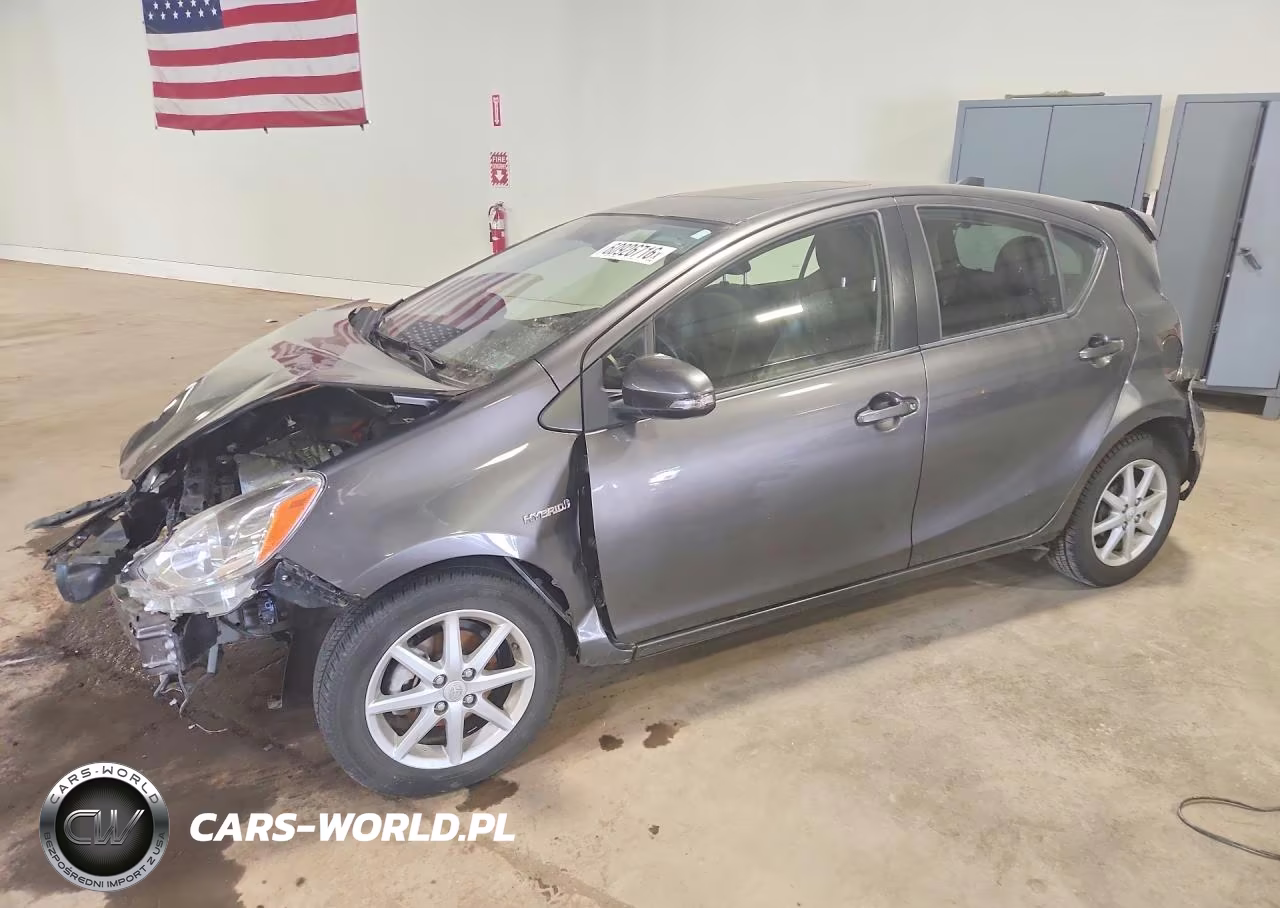 2016 Toyota Prius C Four