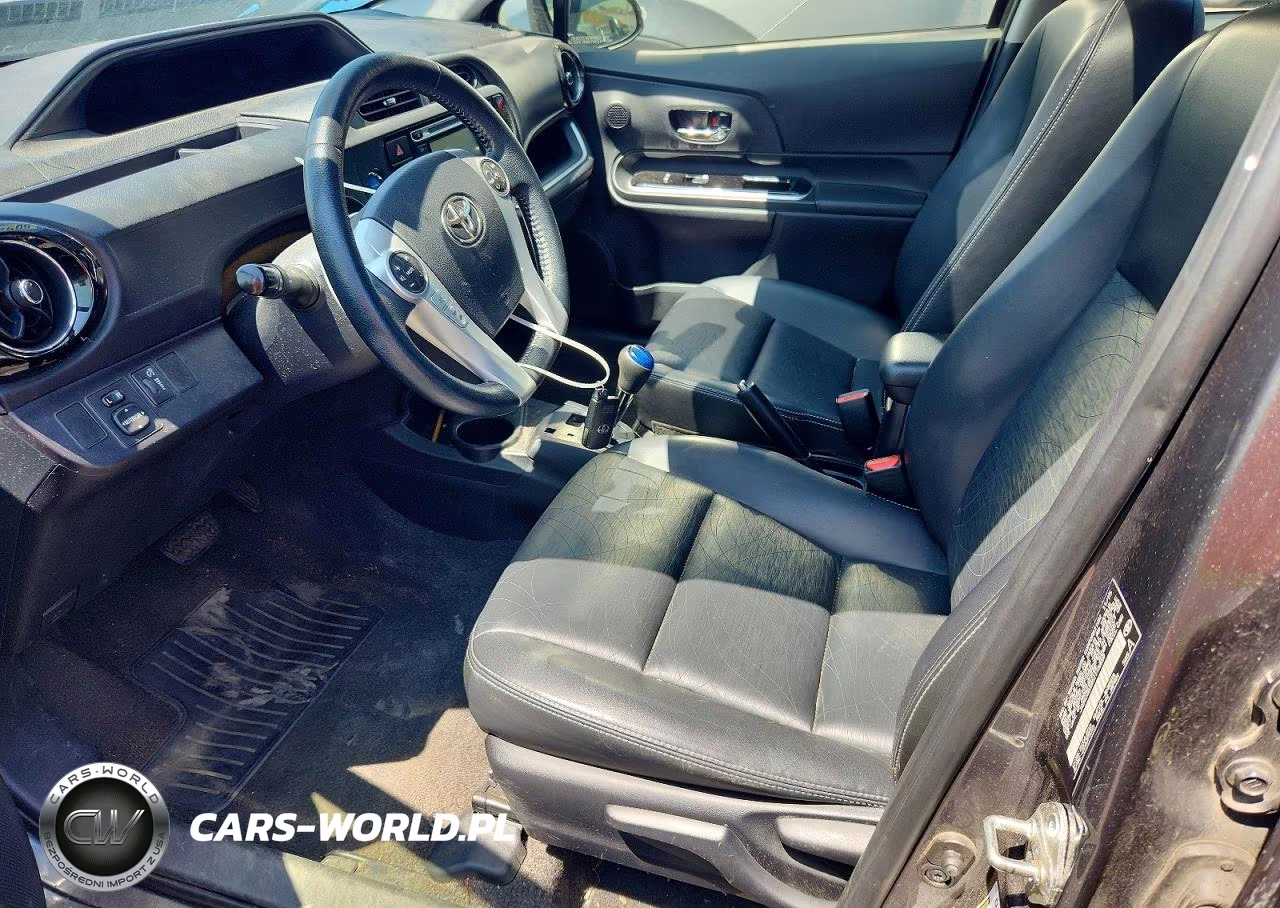 2016 Toyota Prius C Four VIN:JTDKDTB3XG1115859 - 7