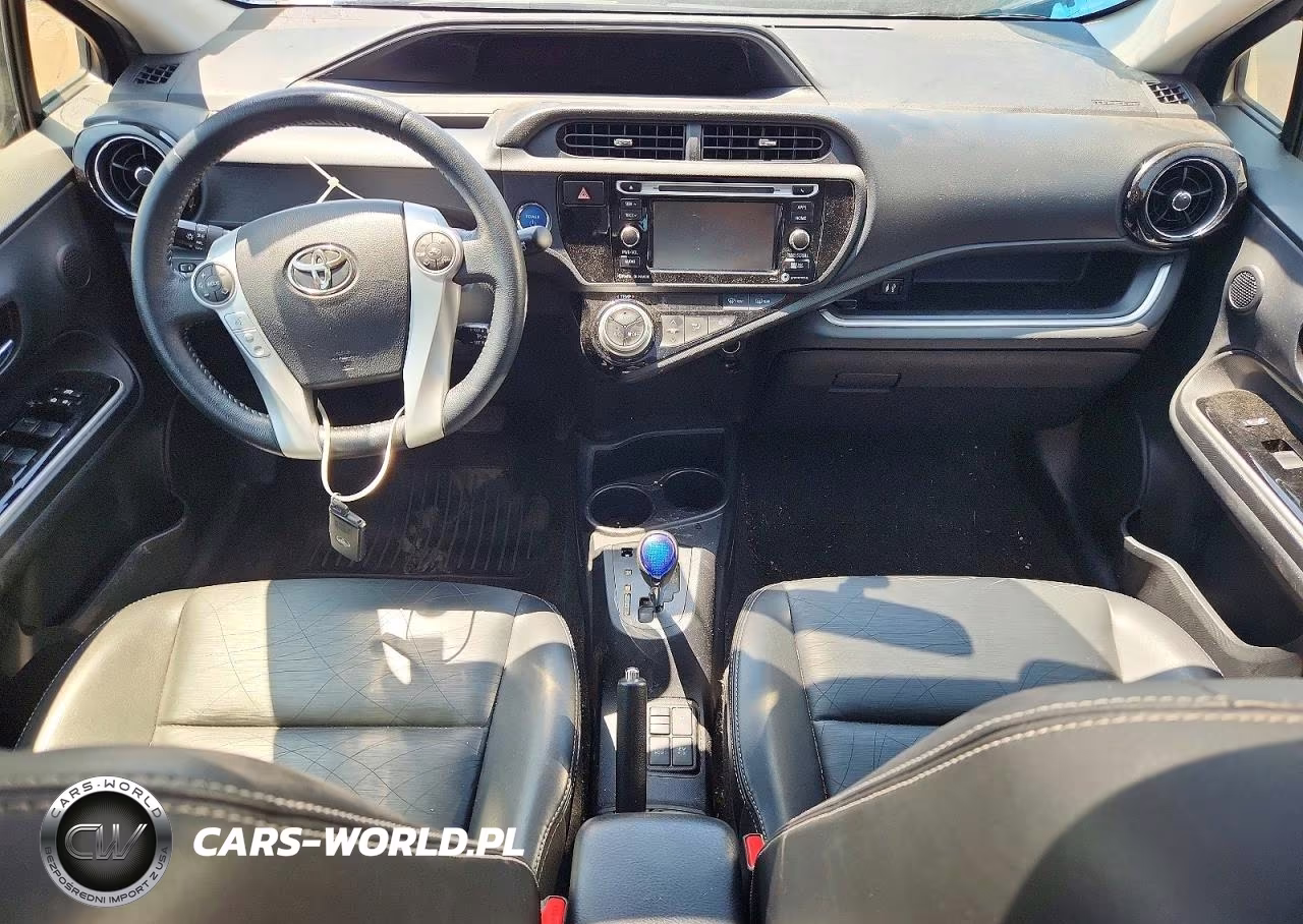 2016 Toyota Prius C Four VIN:JTDKDTB3XG1115859 - 8