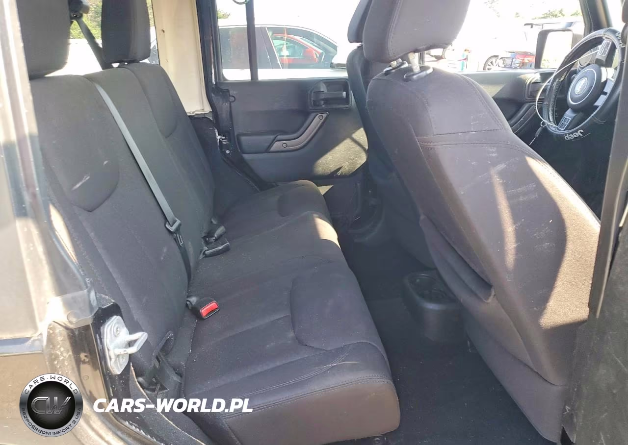2013 Jeep Wrangler Unlimited Sport VIN:1C4BJWDG3DL677452 - 11