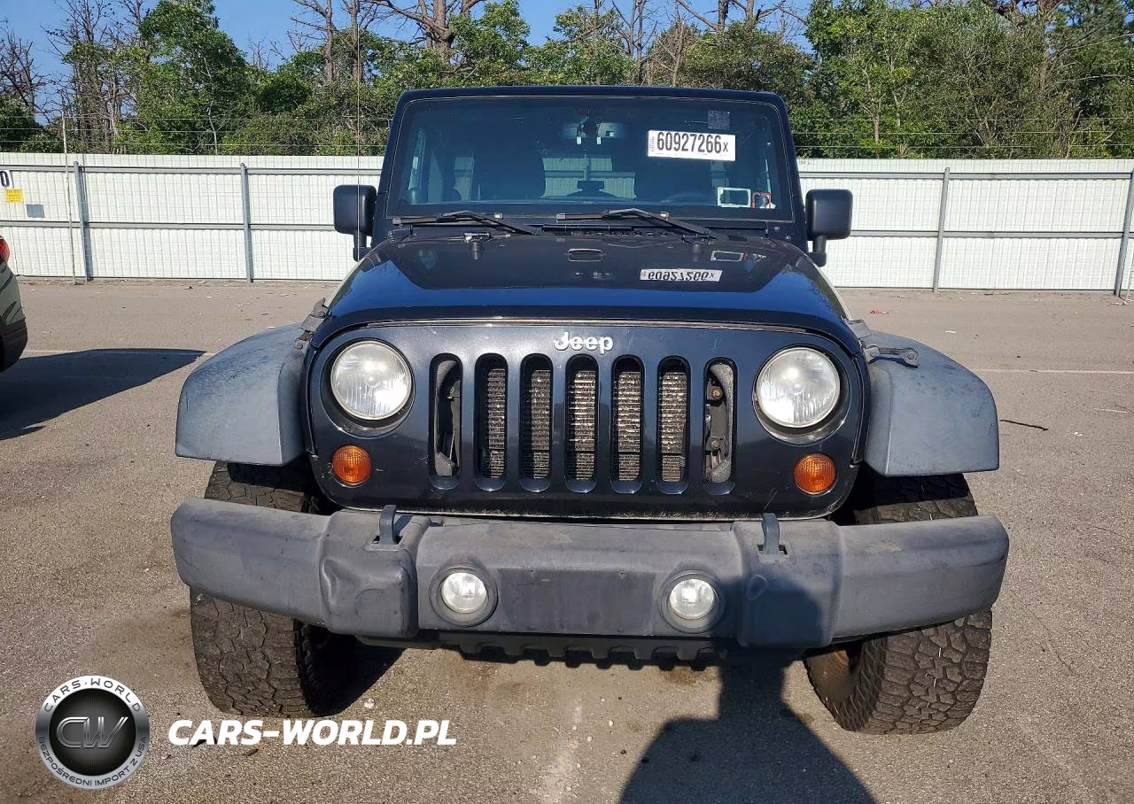 2013 Jeep Wrangler Unlimited Sport VIN:1C4BJWDG3DL677452 - 5