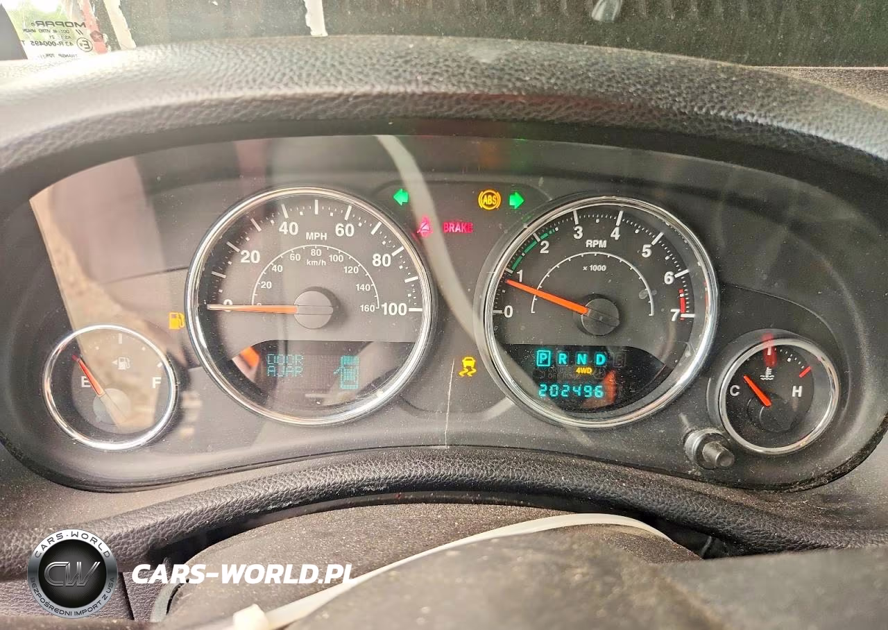 2013 Jeep Wrangler Unlimited Sport VIN:1C4BJWDG3DL677452 - 9