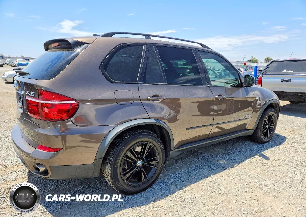 2012 BMW X5 xDrive35D VIN:5UXZW0C56CL667122 - 3