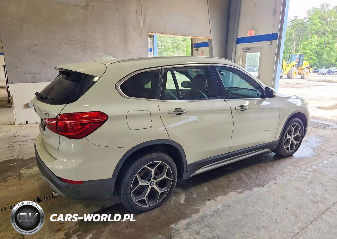2017 BMW X1 xDrive28I VIN:WBXHT3C32H5F80695 - 3