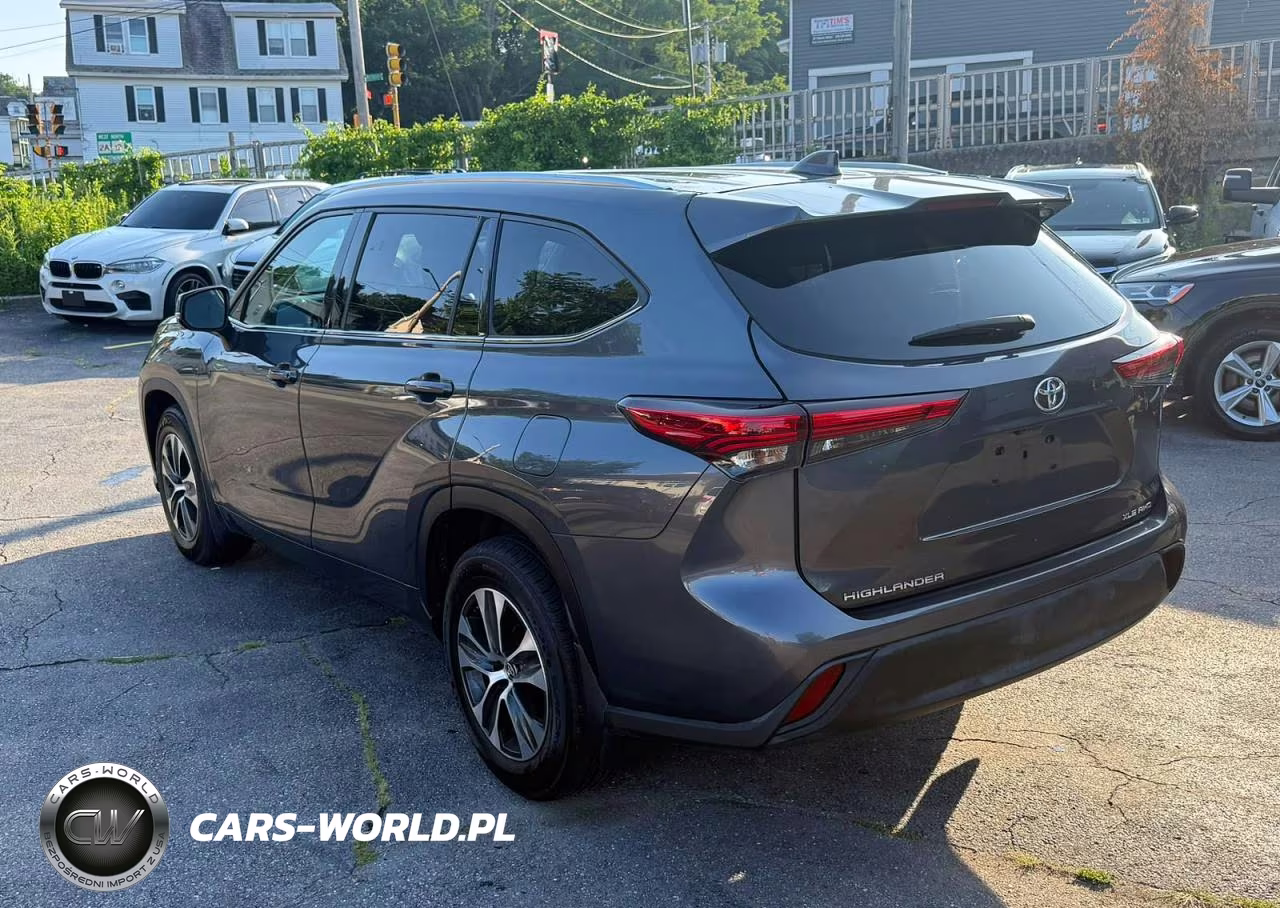 2020 Toyota Highlander Xle VIN:5TDHZRBH6LS010646 - 2